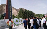 “瞻仰革命先烈，弘揚(yáng)愛(ài)國(guó)精神”主題黨日活動(dòng)